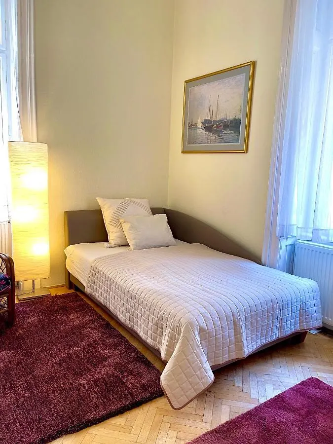 Isabelle Residency - Balcony & A.C Apartment Budapest