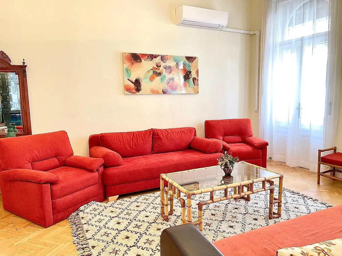 Isabelle Residency - Balcony & A.C Apartment Budapest Hungary
