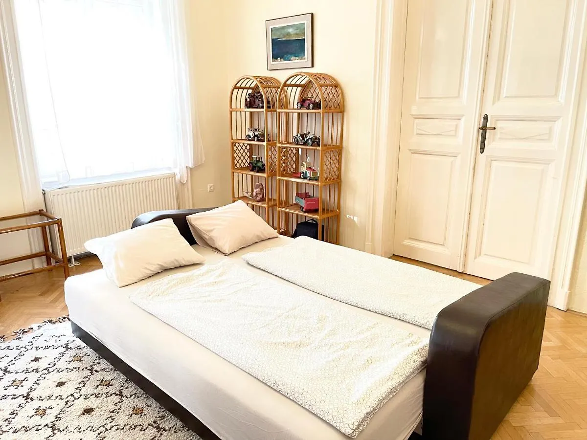 Isabelle Residency - Balcony & A.C Apartment Budapest