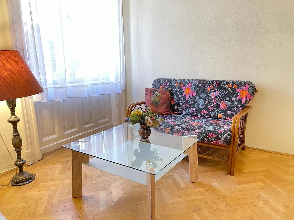 Isabelle Residency - Balcony & A.C Apartment Budapest