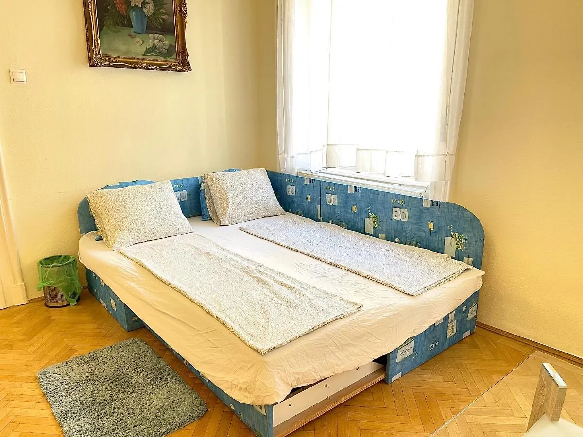Isabelle Residency - Balcony & A.C Apartment Budapest